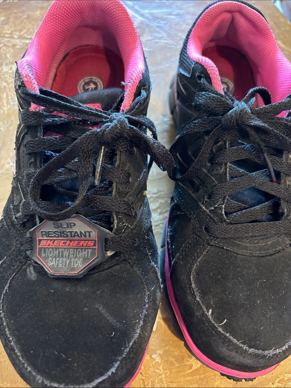 Skechers Women’s Black and Pink lightweight synergy sandlot alloy toe sneakers.